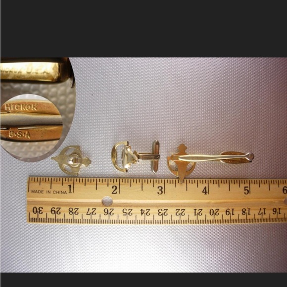 Hickok gold cuff links and tie clasp. Door knocker design - Picture 3 of 6
